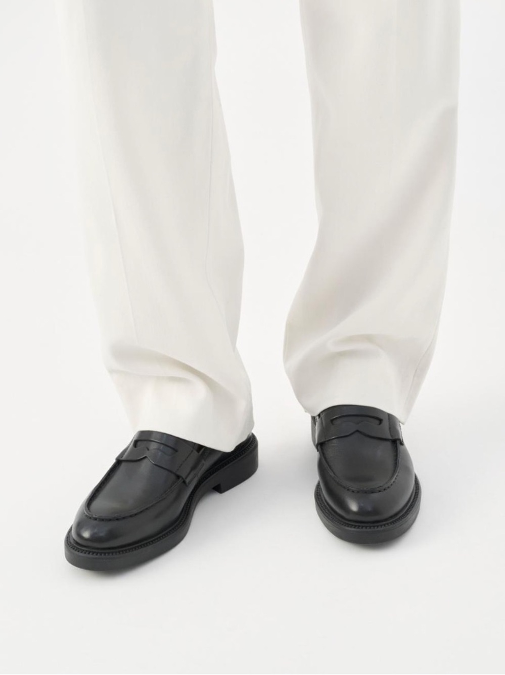 Vagabond Alex W Penny Loafers (Black)